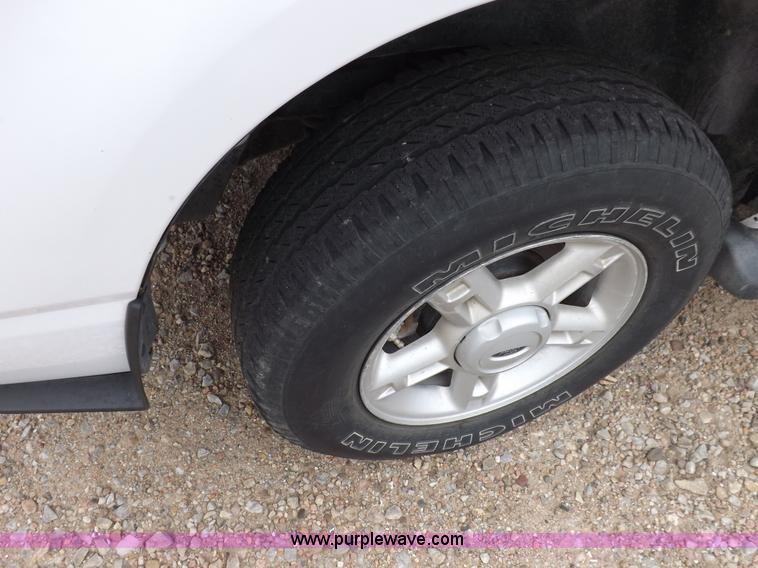 image for item F6232 2005 Ford Explorer XLT SUV