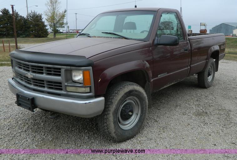 image for item G7560 1998 Chevrolet K2500 pickup truck