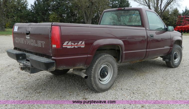 image for item G7560 1998 Chevrolet K2500 pickup truck