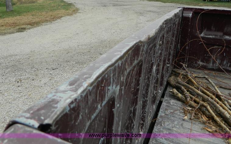 image for item G7560 1998 Chevrolet K2500 pickup truck