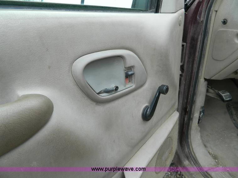 image for item G7560 1998 Chevrolet K2500 pickup truck