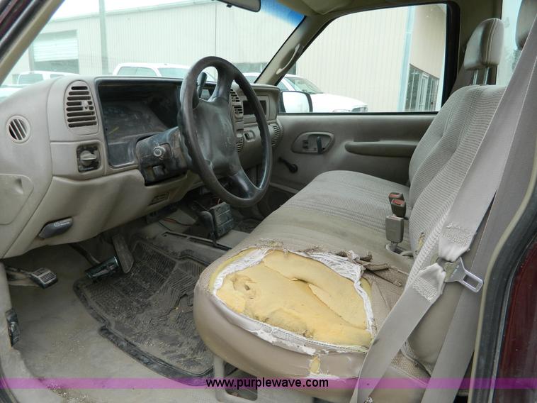 image for item G7560 1998 Chevrolet K2500 pickup truck