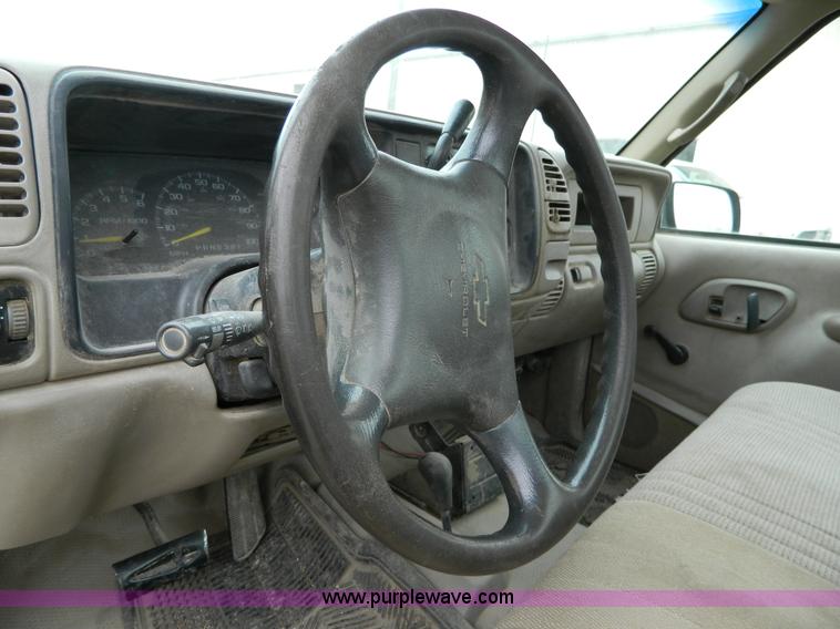 image for item G7560 1998 Chevrolet K2500 pickup truck