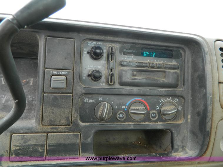 image for item G7560 1998 Chevrolet K2500 pickup truck