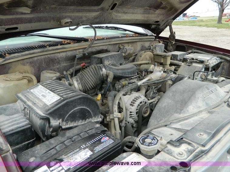 image for item G7560 1998 Chevrolet K2500 pickup truck