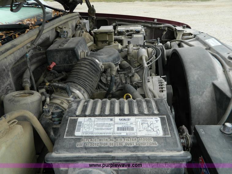 image for item G7560 1998 Chevrolet K2500 pickup truck