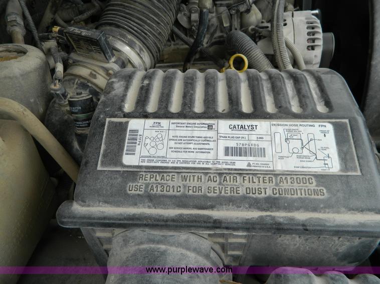 image for item G7560 1998 Chevrolet K2500 pickup truck