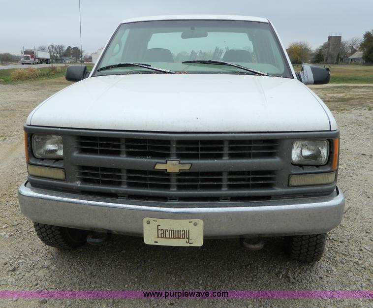 image for item G7561 1997 Chevrolet K2500 Extended Cab pickup truck