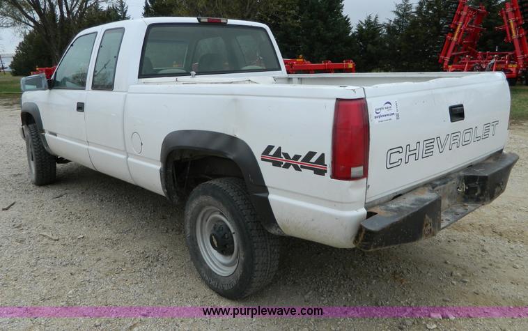 image for item G7561 1997 Chevrolet K2500 Extended Cab pickup truck