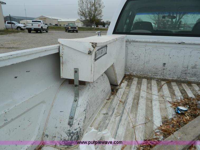 image for item G7561 1997 Chevrolet K2500 Extended Cab pickup truck