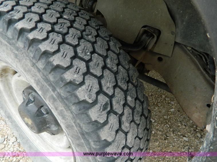 image for item G7561 1997 Chevrolet K2500 Extended Cab pickup truck