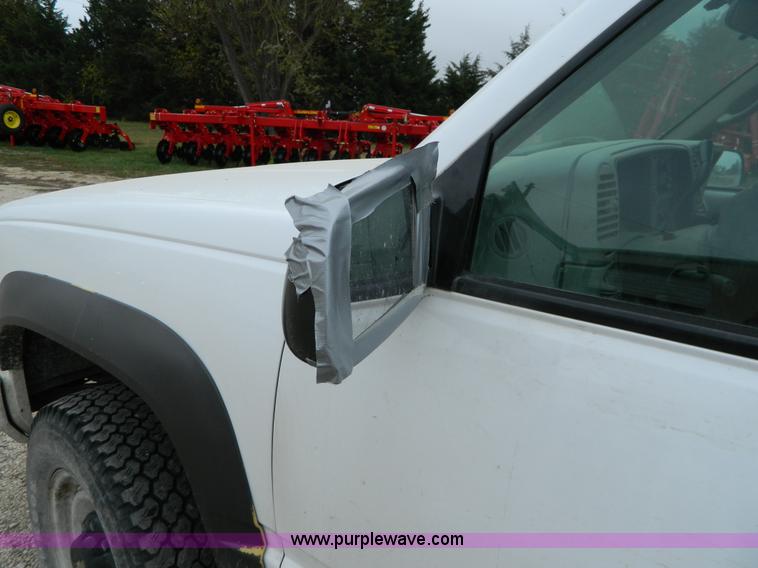 image for item G7561 1997 Chevrolet K2500 Extended Cab pickup truck