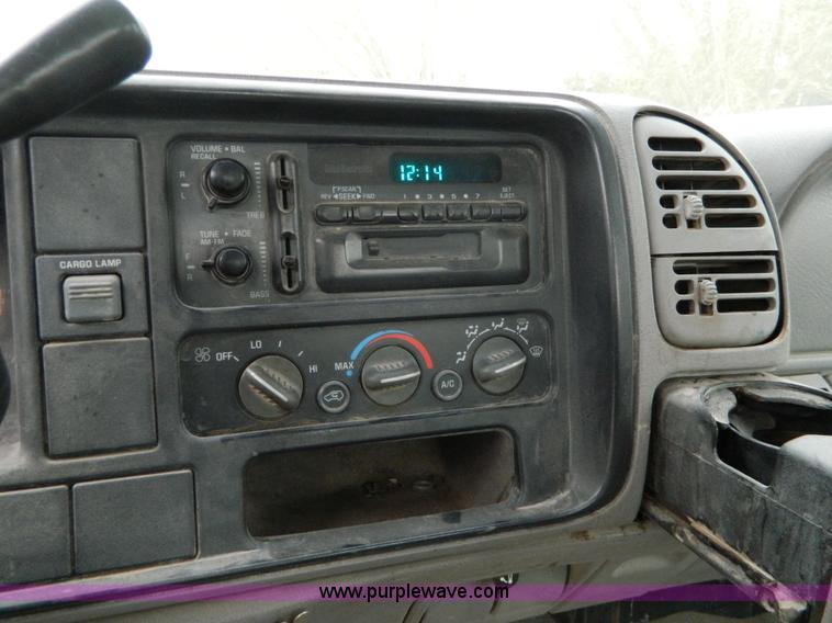 image for item G7561 1997 Chevrolet K2500 Extended Cab pickup truck