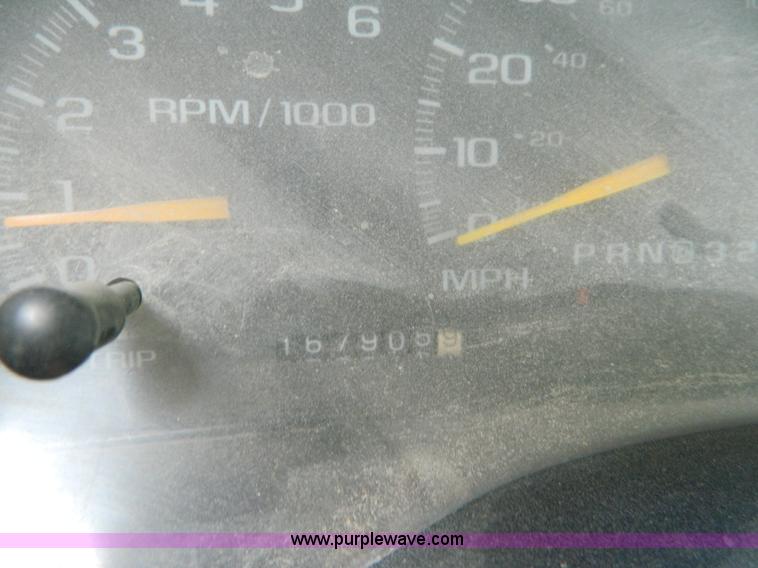 image for item G7561 1997 Chevrolet K2500 Extended Cab pickup truck