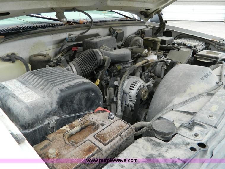 image for item G7561 1997 Chevrolet K2500 Extended Cab pickup truck