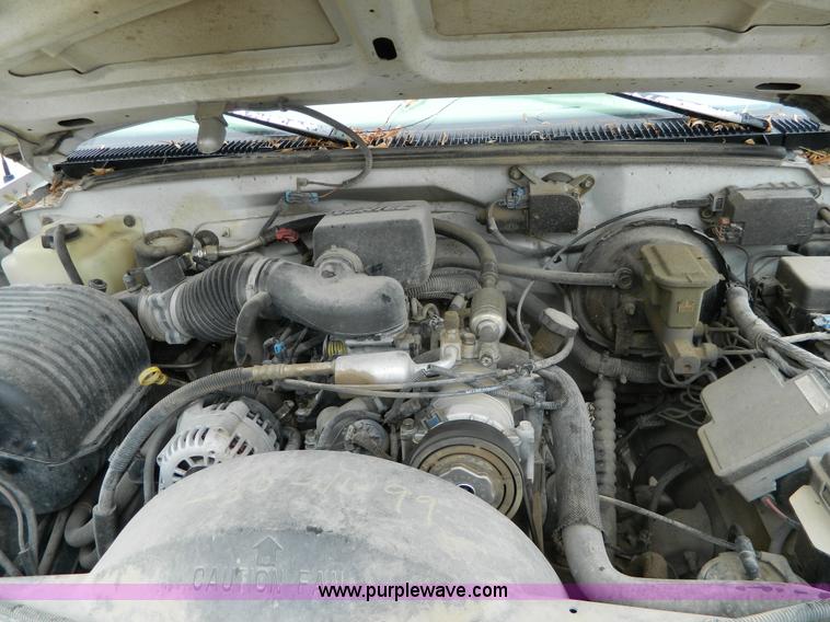 image for item G7561 1997 Chevrolet K2500 Extended Cab pickup truck