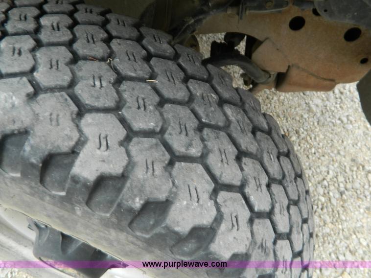 image for item G7561 1997 Chevrolet K2500 Extended Cab pickup truck