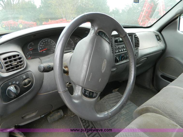 image for item G7562 2002 Ford F150 XLT SuperCab pickup truck