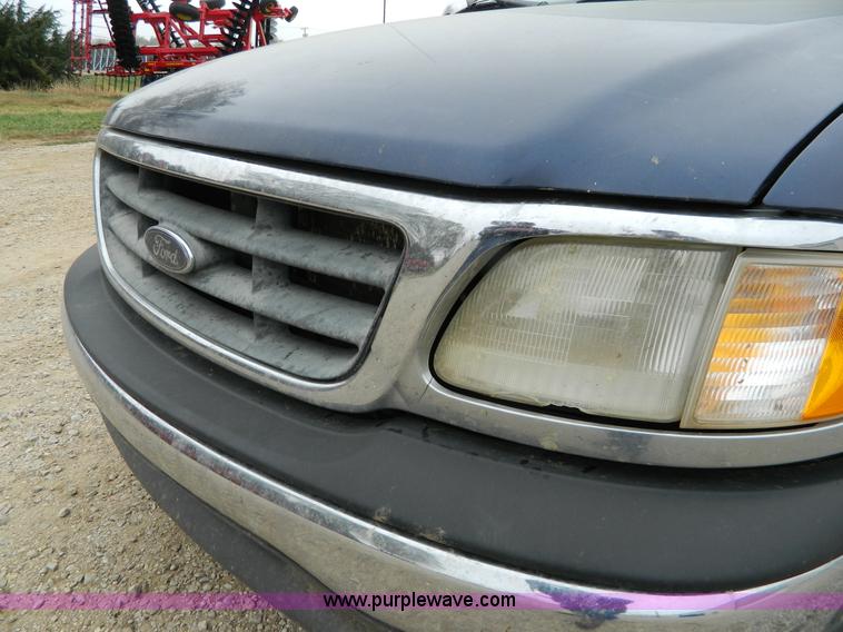 image for item G7562 2002 Ford F150 XLT SuperCab pickup truck