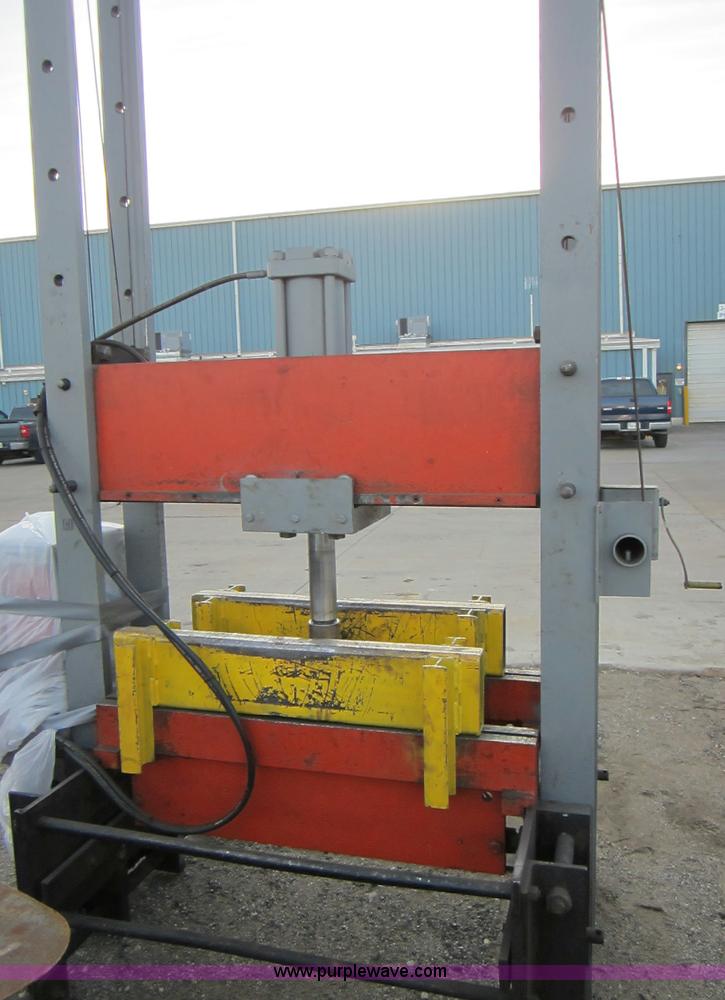 image for item G7565 OTC 25 ton shop press