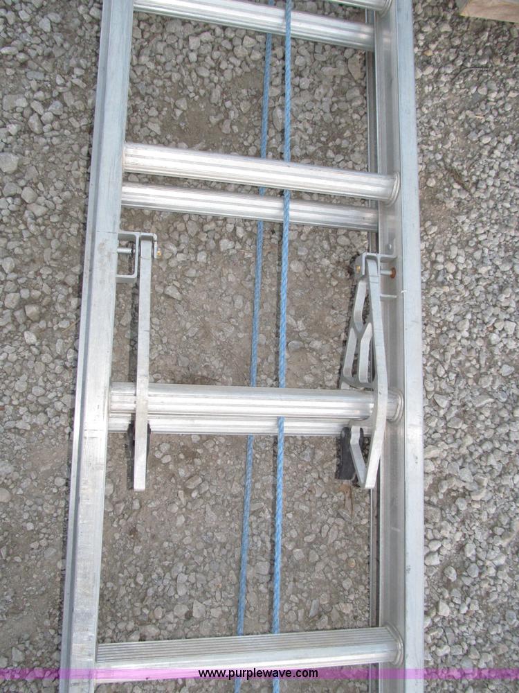 image for item K9603 Werner D1328-2 28' aluminum ladder