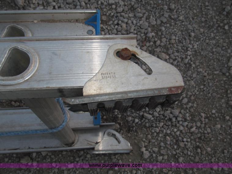 image for item K9603 Werner D1328-2 28' aluminum ladder