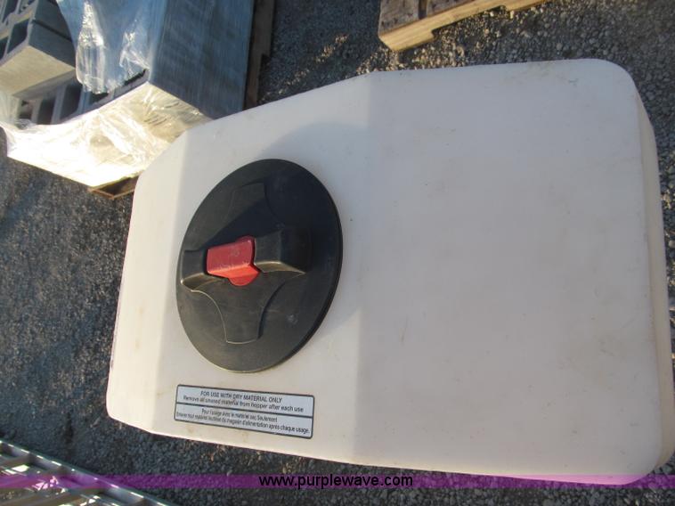 image for item K9604 Tongue mounted spreader