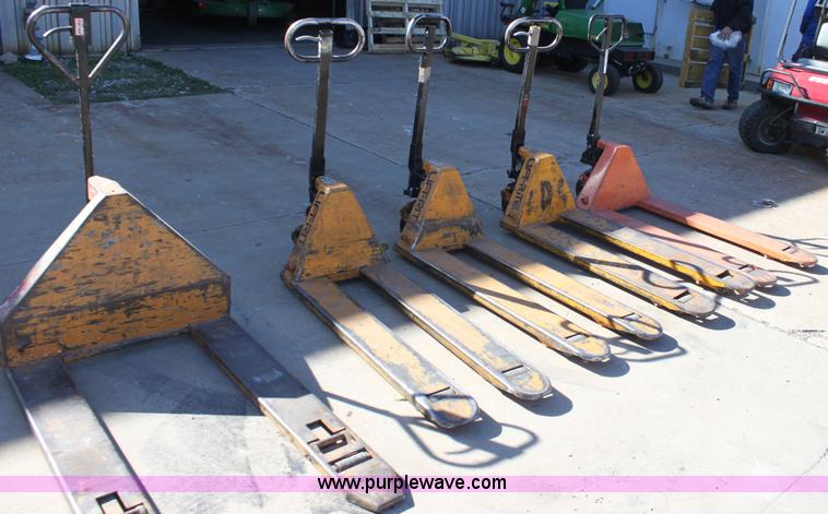 image for item R9902 (5) pallet jacks