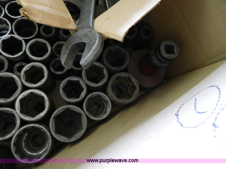 image for item S9136 Assortment of tools