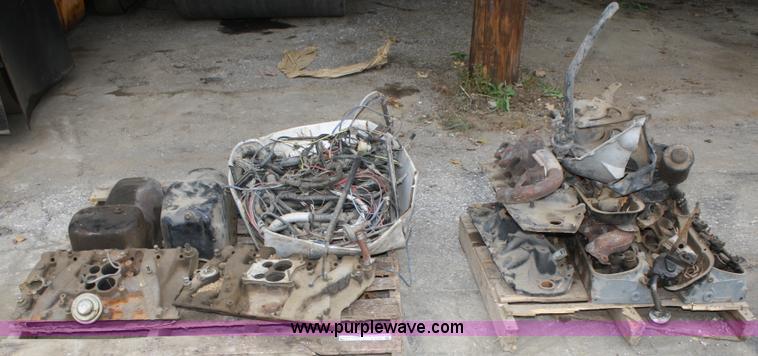 image for item U9595 Used 454 V8 engine parts