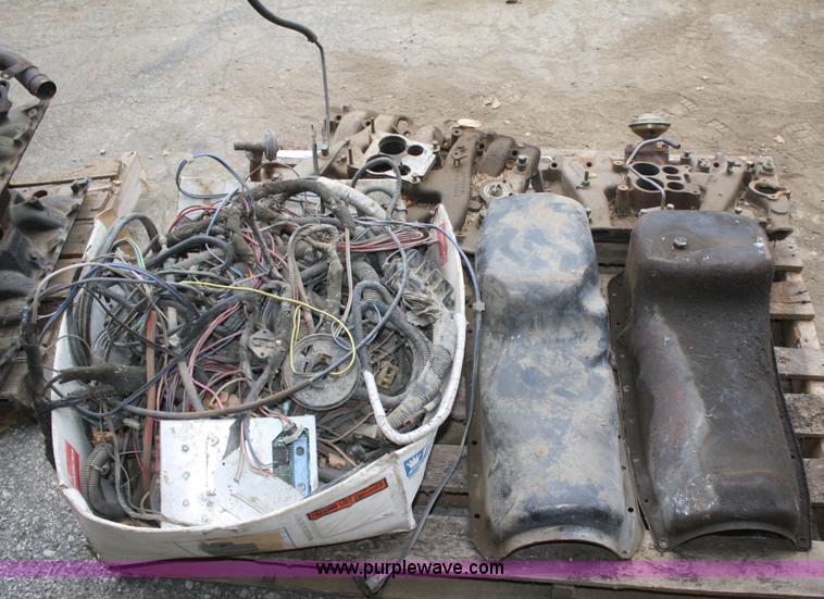 image for item U9595 Used 454 V8 engine parts