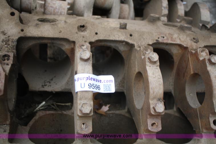 image for item U9596 Used 350 V8 engine parts