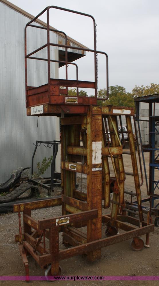 image for item U9598 Manual man lift