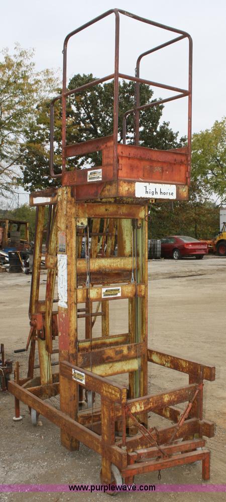 image for item U9598 Manual man lift