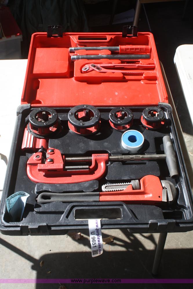 Cummins pipe threader kit in Tonganoxie, KS Item U9651 sold Purple Wave