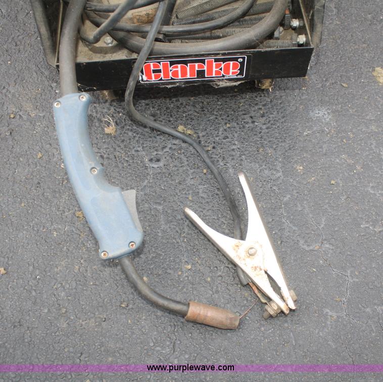 Clarke Weld MIG 130EN welder in Topeka, KS Item U9659 sold Purple Wave