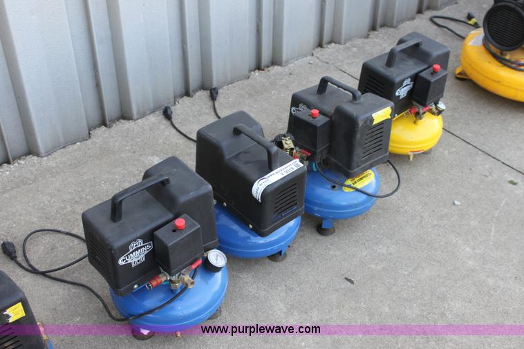 image for item V9318 (5) Cummins mini pancake air compressors