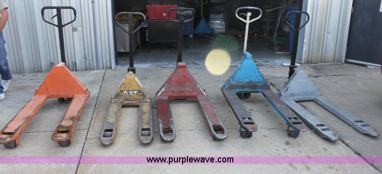 image for item V9325 (5) assorted pallet jacks