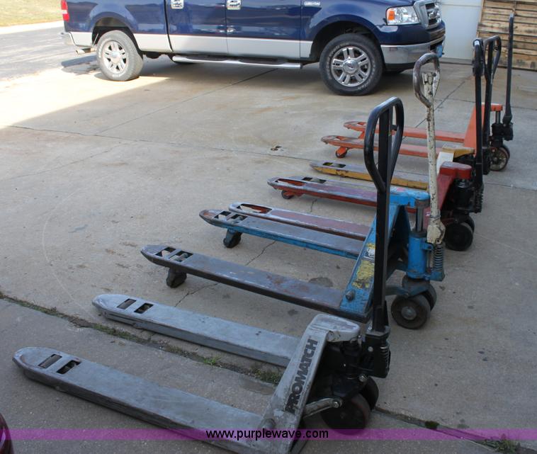 image for item V9325 (5) assorted pallet jacks