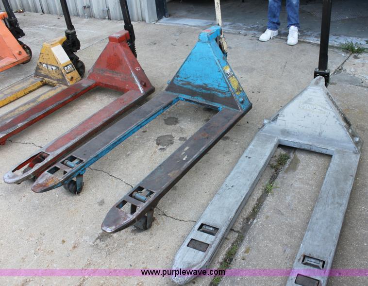 image for item V9325 (5) assorted pallet jacks