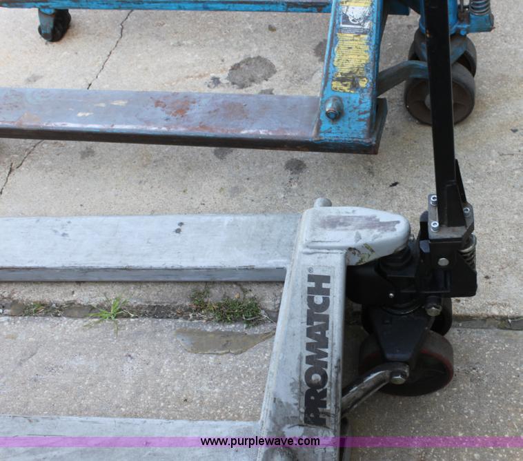 image for item V9325 (5) assorted pallet jacks