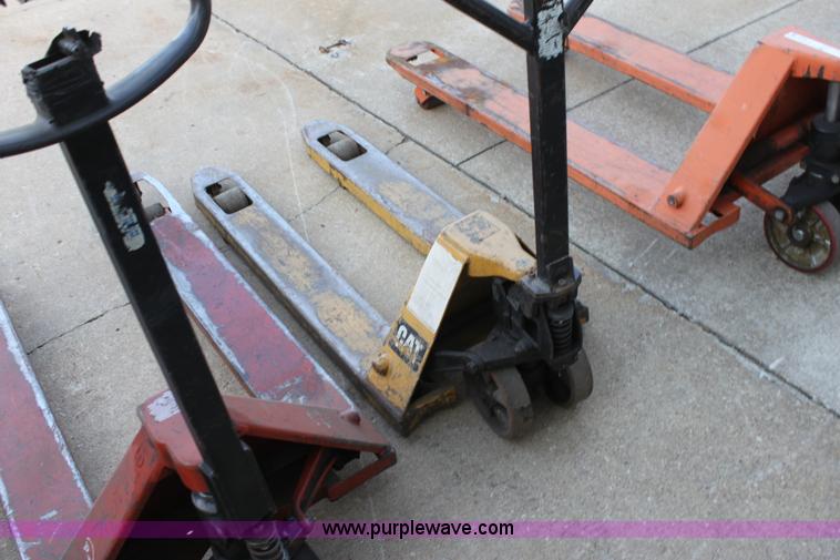 image for item V9325 (5) assorted pallet jacks