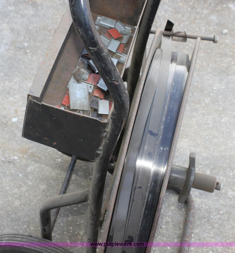 image for item V9326 Metal band strap holder