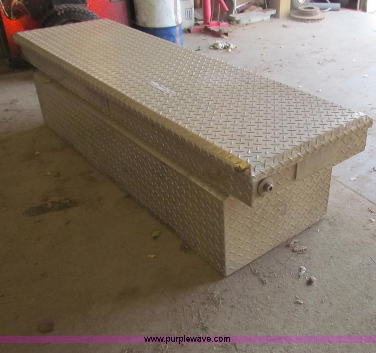 image for item V9362 Adrian aluminum toolbox