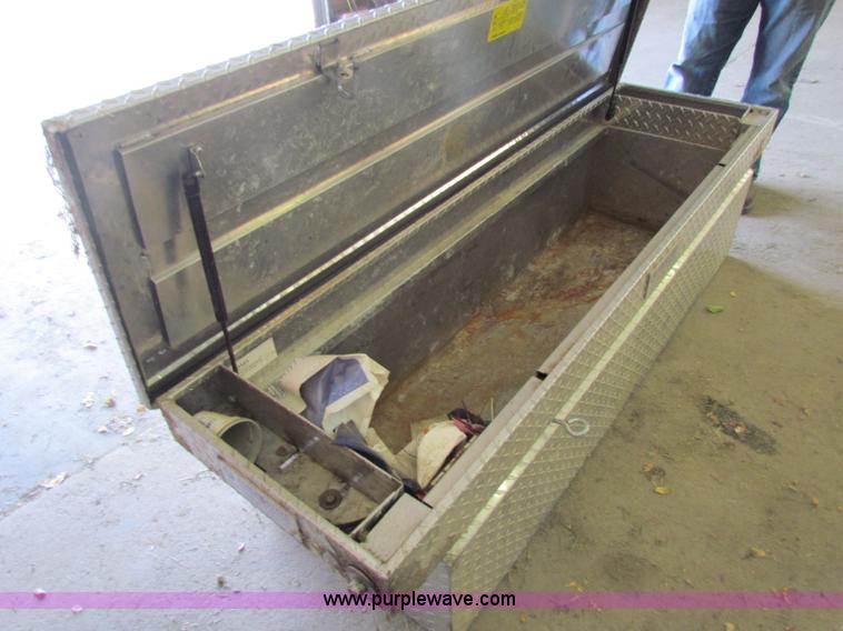 image for item V9362 Adrian aluminum toolbox