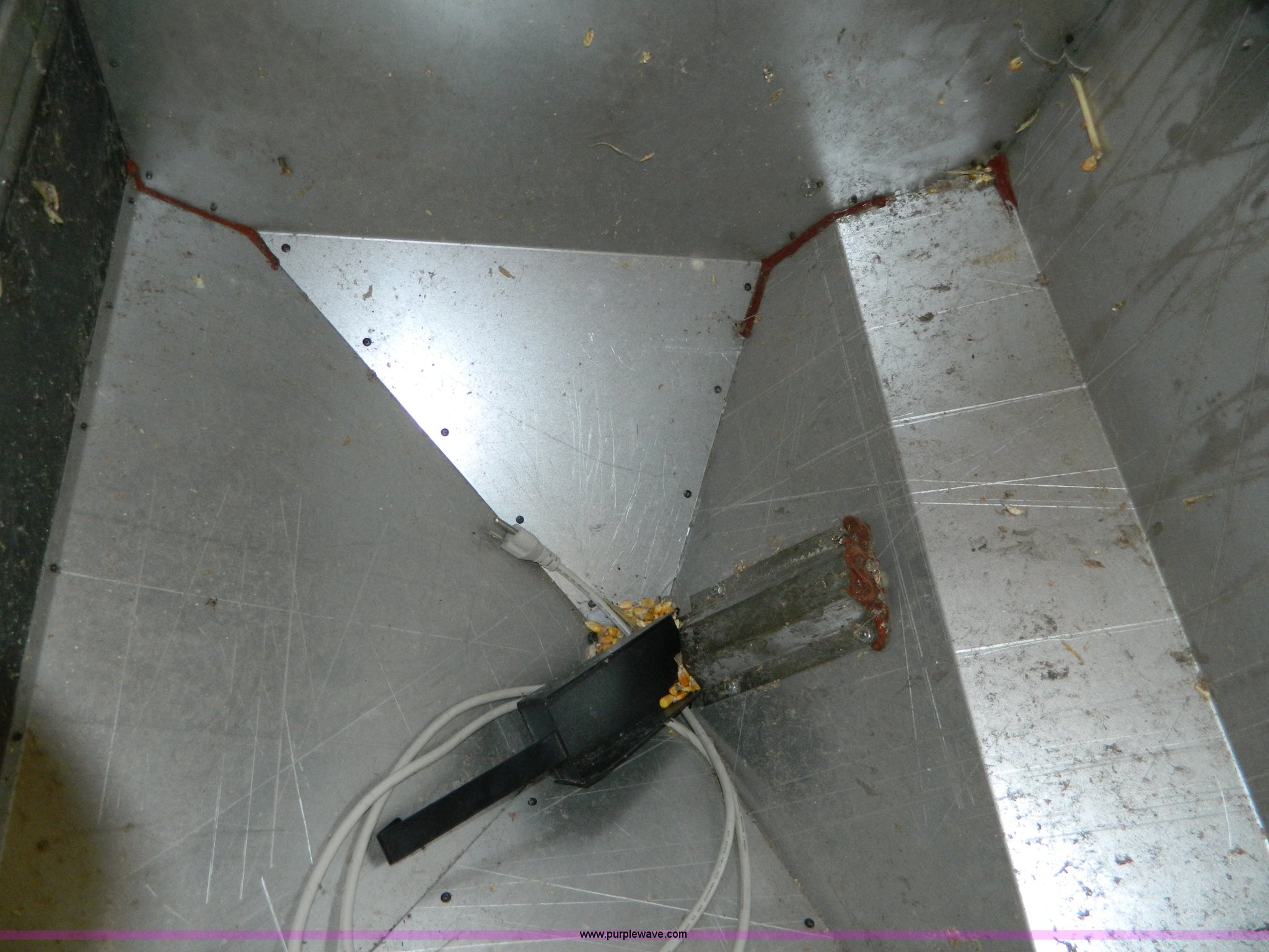 2006 American Harvest 6100 corn/wood pellet heating stove in Belleville, KS  | Item G7533 sold | Purple Wave