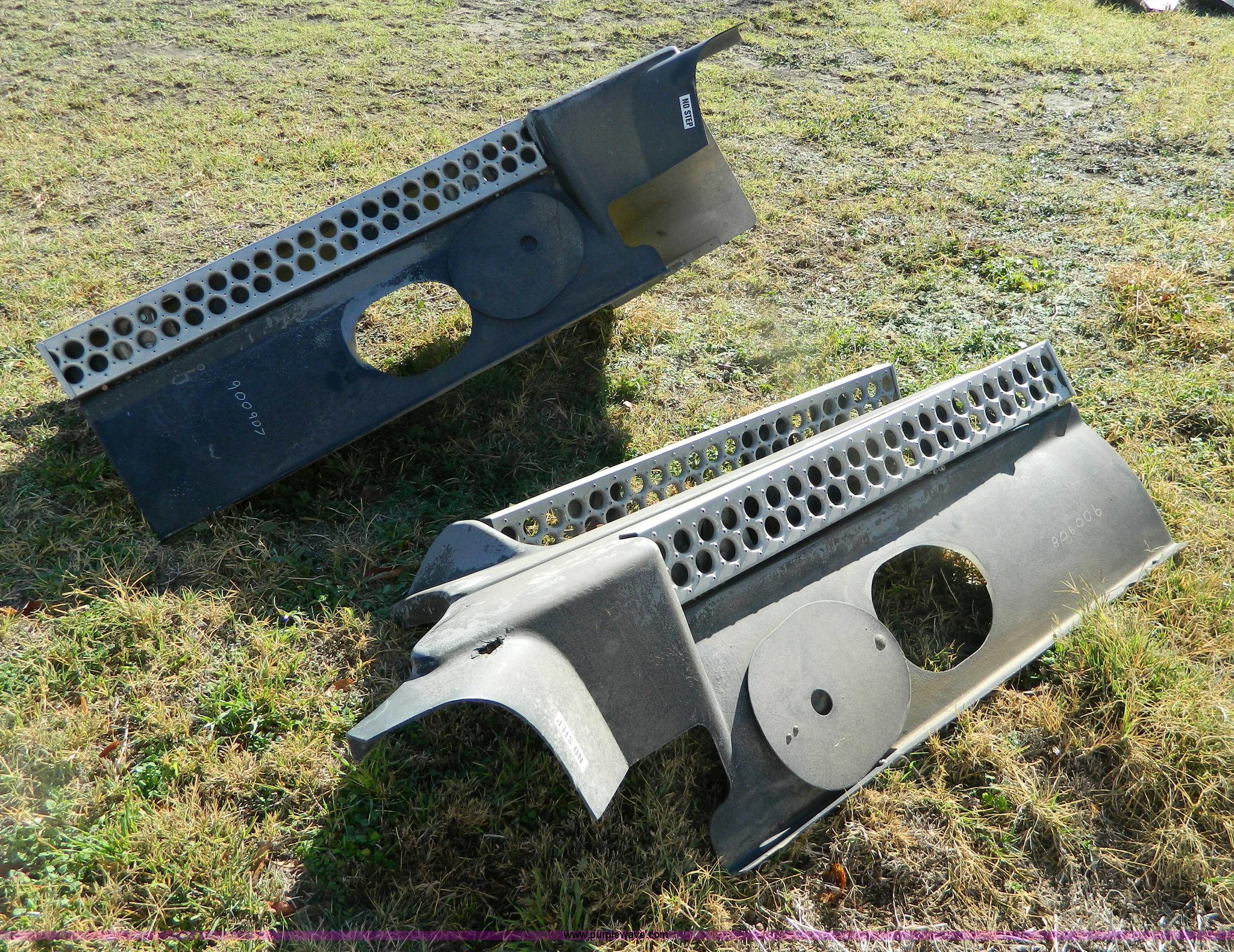 Semi truck skirting in Great Bend, KS Item S9050 sold Purple Wave