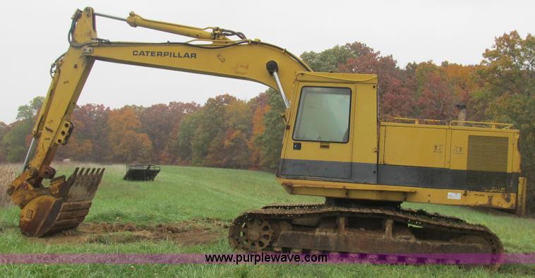 image for item B2927 1985 Caterpillar 225 excavator