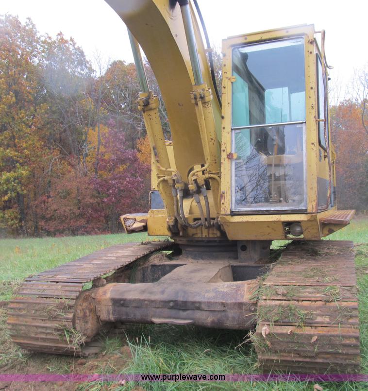 image for item B2927 1985 Caterpillar 225 excavator