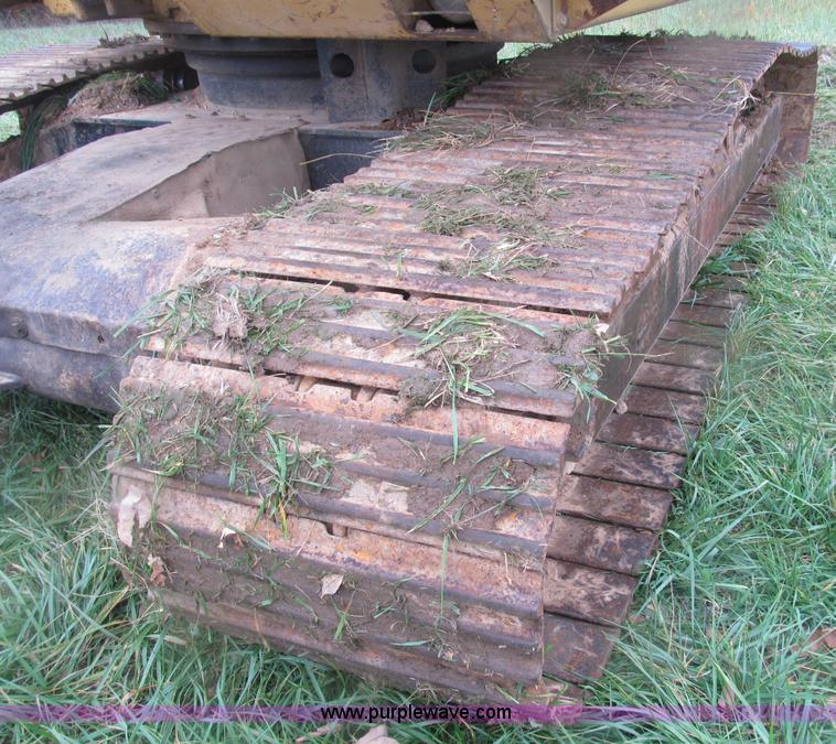 image for item B2927 1985 Caterpillar 225 excavator